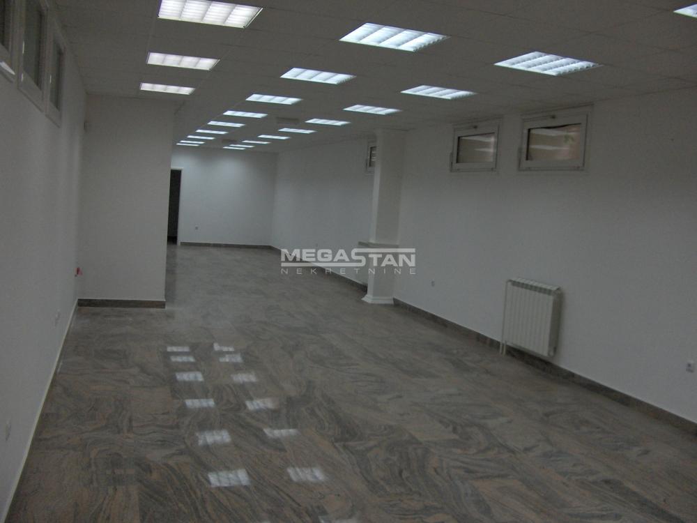 Lekino brdo, 149m2+70m2 skladište 345.000 €